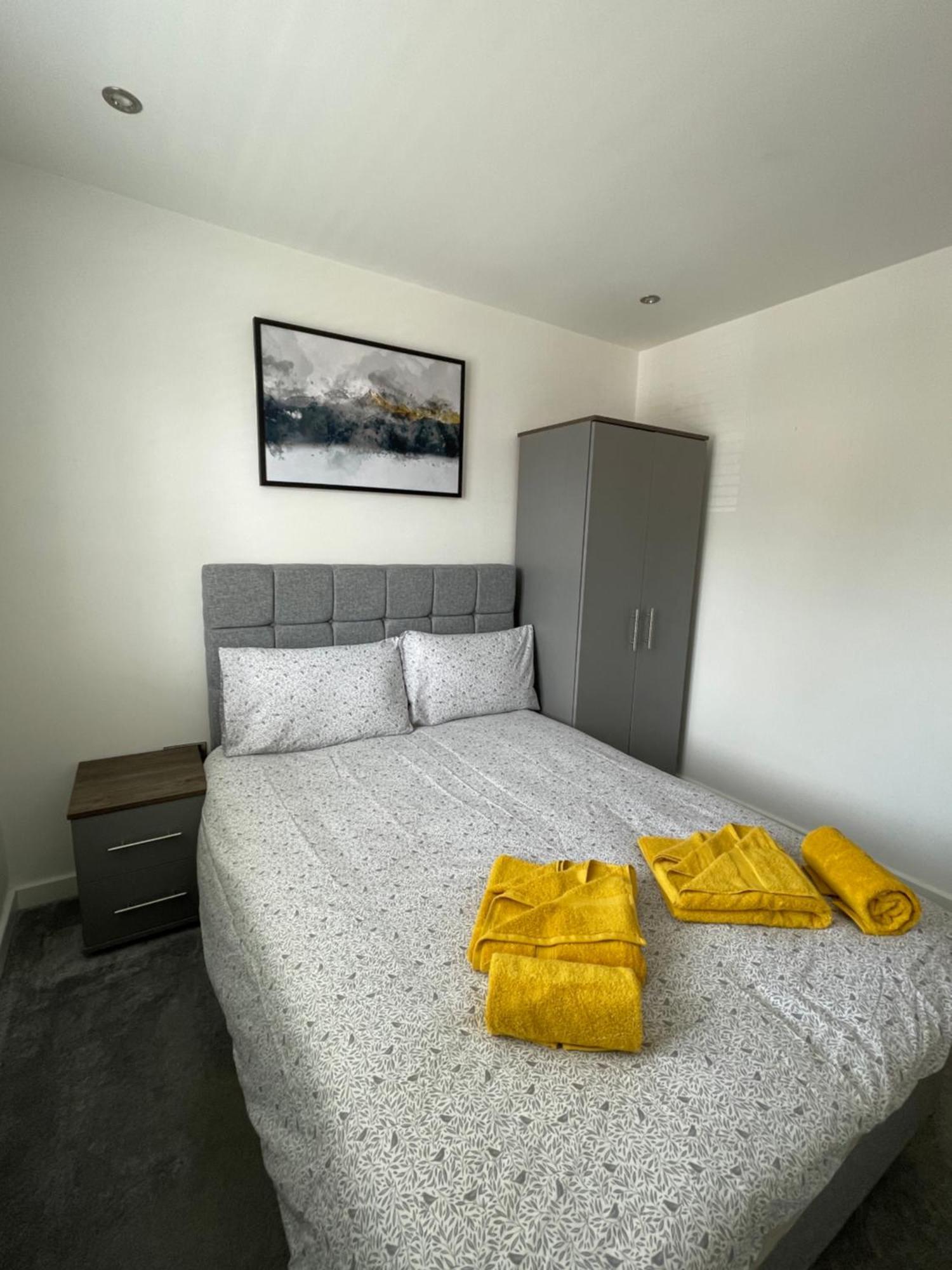 Stylish And Modern 2Br Apartment With Parking Sheffield Kültér fotó